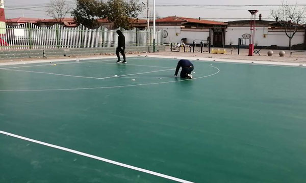 河北室外籃球場地膠 河北滄州市黃驊市周青莊室外籃球場地膠